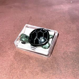 BNWT stone turtle necklace with cord.